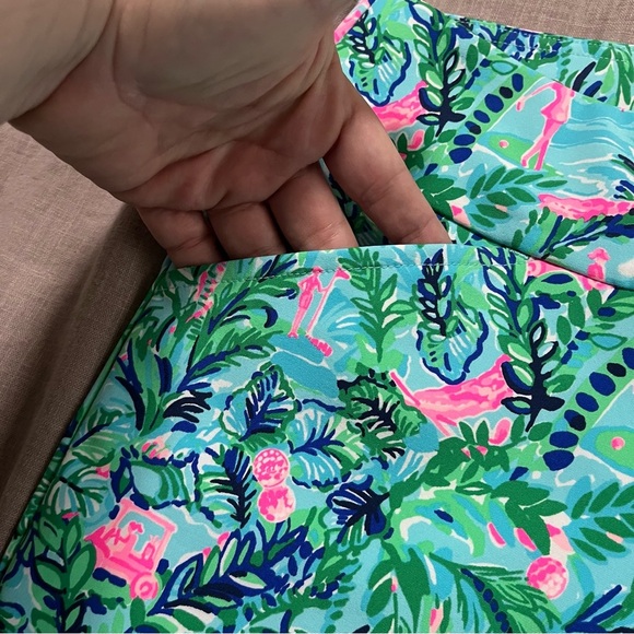 Lilly Pulitzer Luxetic Blue Horizon Par-fection Bermuda Golf Short Size 4 - Picture 6 of 9